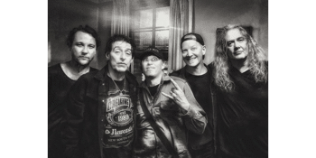 Screaming Jets (LATE SHOW)