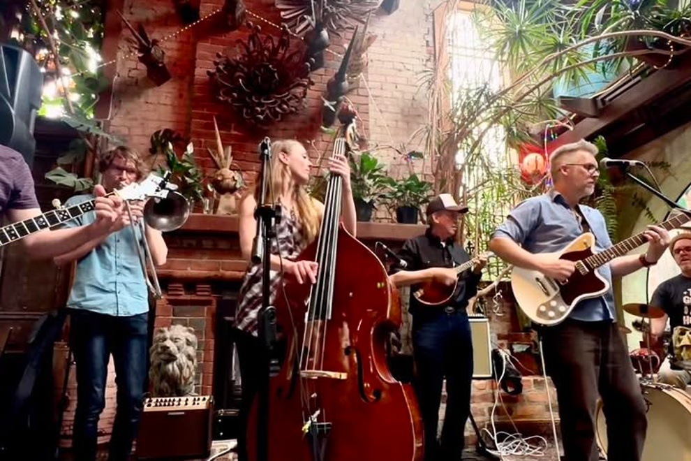 Front Porch **FREE FRONT BAR GIG**