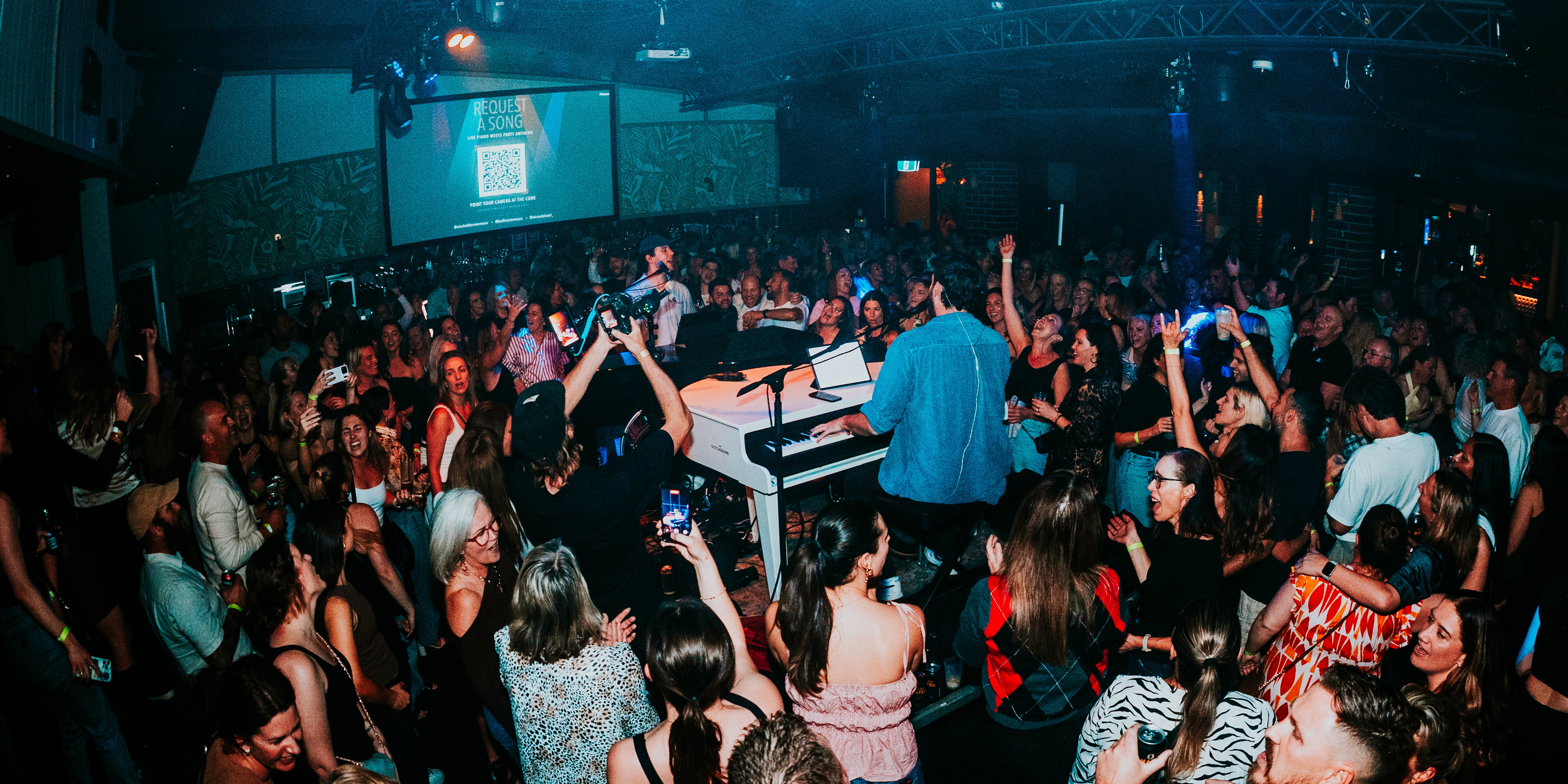 Duelling Pianos