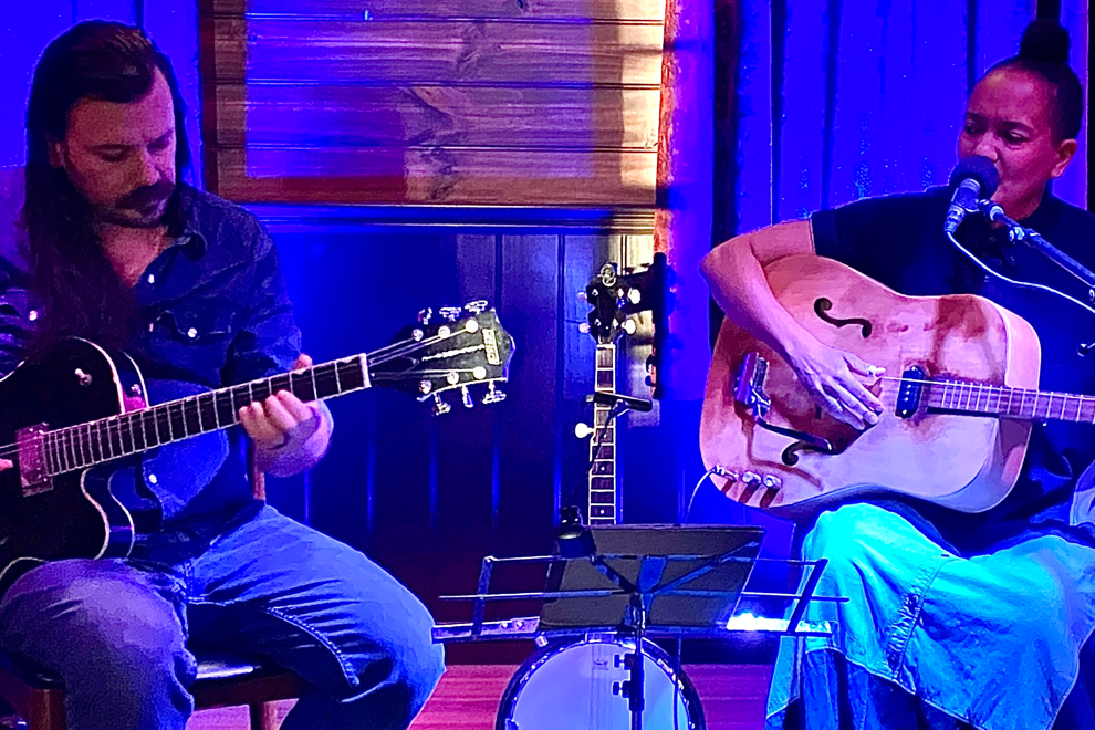 Suzie So Blue **FREE FRONT BAR GIG**