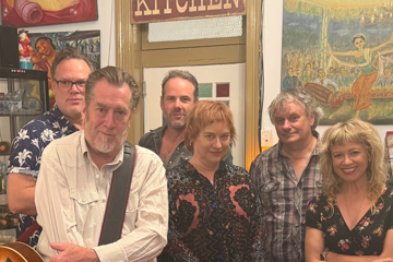Mick Thomas' Roving Commission GoChristmasComeBack