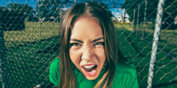 Chloe Parché - Sit Next To Nellie Tour