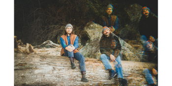 Surf Hat Live in Byron Bay