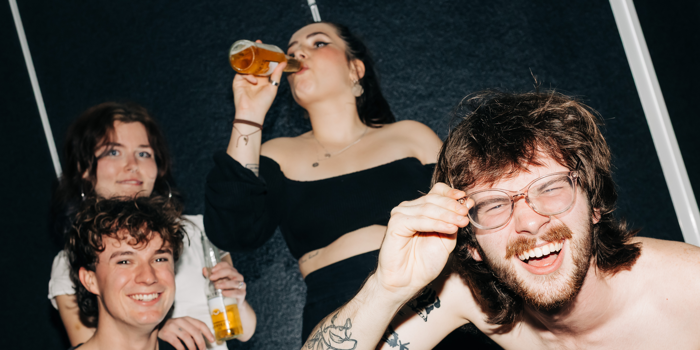 Laurien - FREE ENTRY