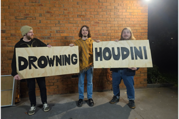 DROWNING HOUDINI
