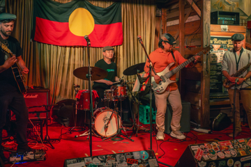 **FREE ENTRY** The Dërty Bërd Quartet (Front Bar)