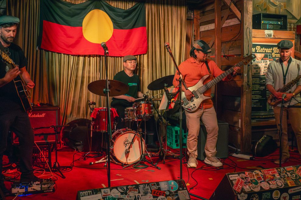 **FREE ENTRY** The Dërty Bërd Quartet (Front Bar)