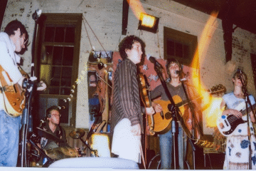 KISSES FAREWELL FOR NOW - FREE FRONT BAR SHOW