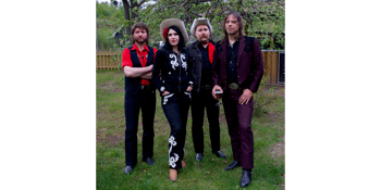 JENNY DON'T & THE SPURS