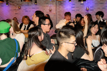 EVERY FRI SAT & SUN SPEED FRIENDING language exchange karaoke boardgames open mic at 215 Queen's
