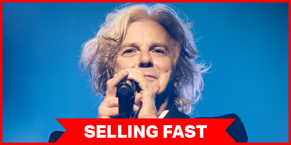 Steve Hogarth (seated show)