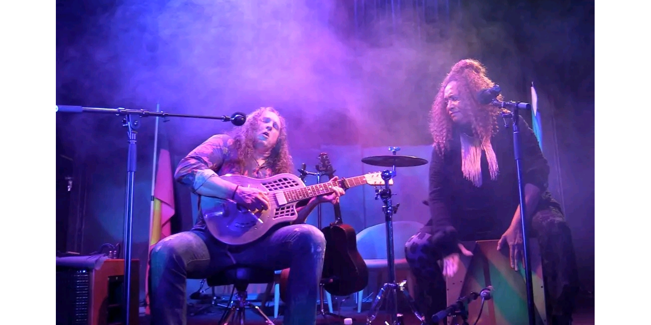 PHIL & TRUDY EDGELEY // THUR ARVO GIG SERIES
