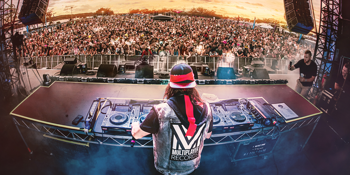 Bombs Away | Club Hotel Chinchilla