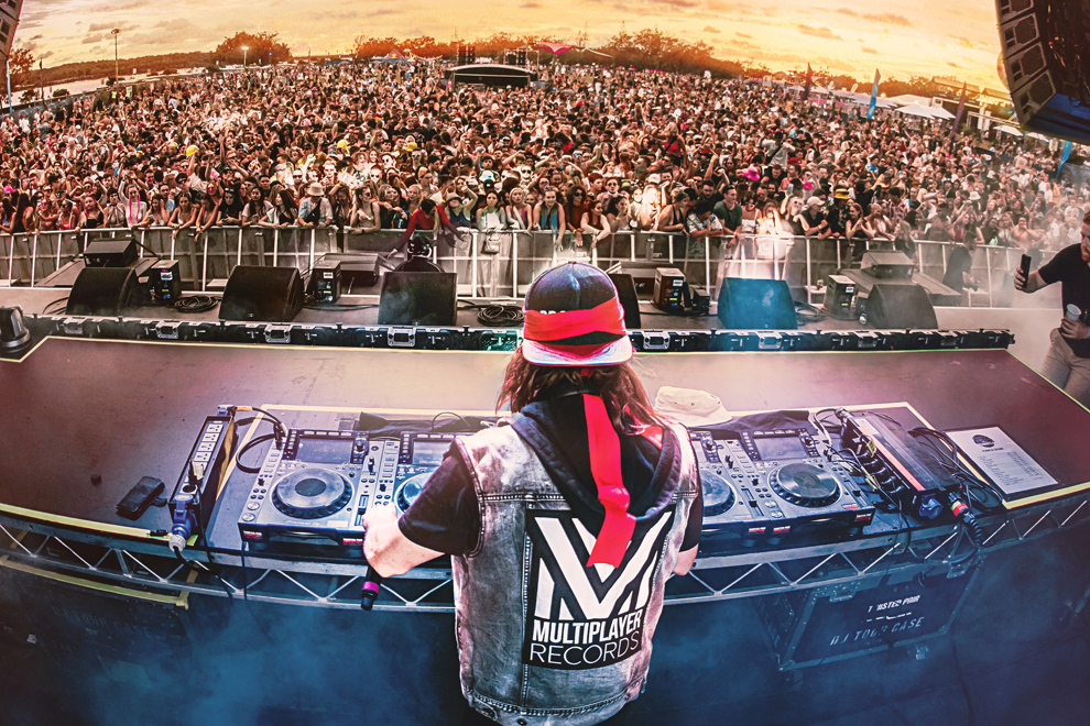 Bombs Away | Club Hotel Chinchilla