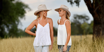 Sunny Cowgirls 'Happy Days' Show