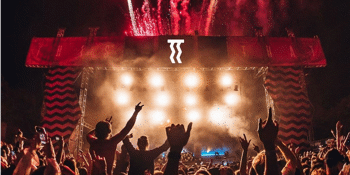 This That Festival (Sandstone Point)