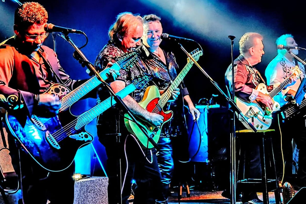 Reminiscing plays Little River Band and Farnham