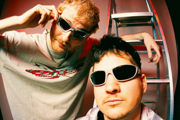 2HOT2PLAY