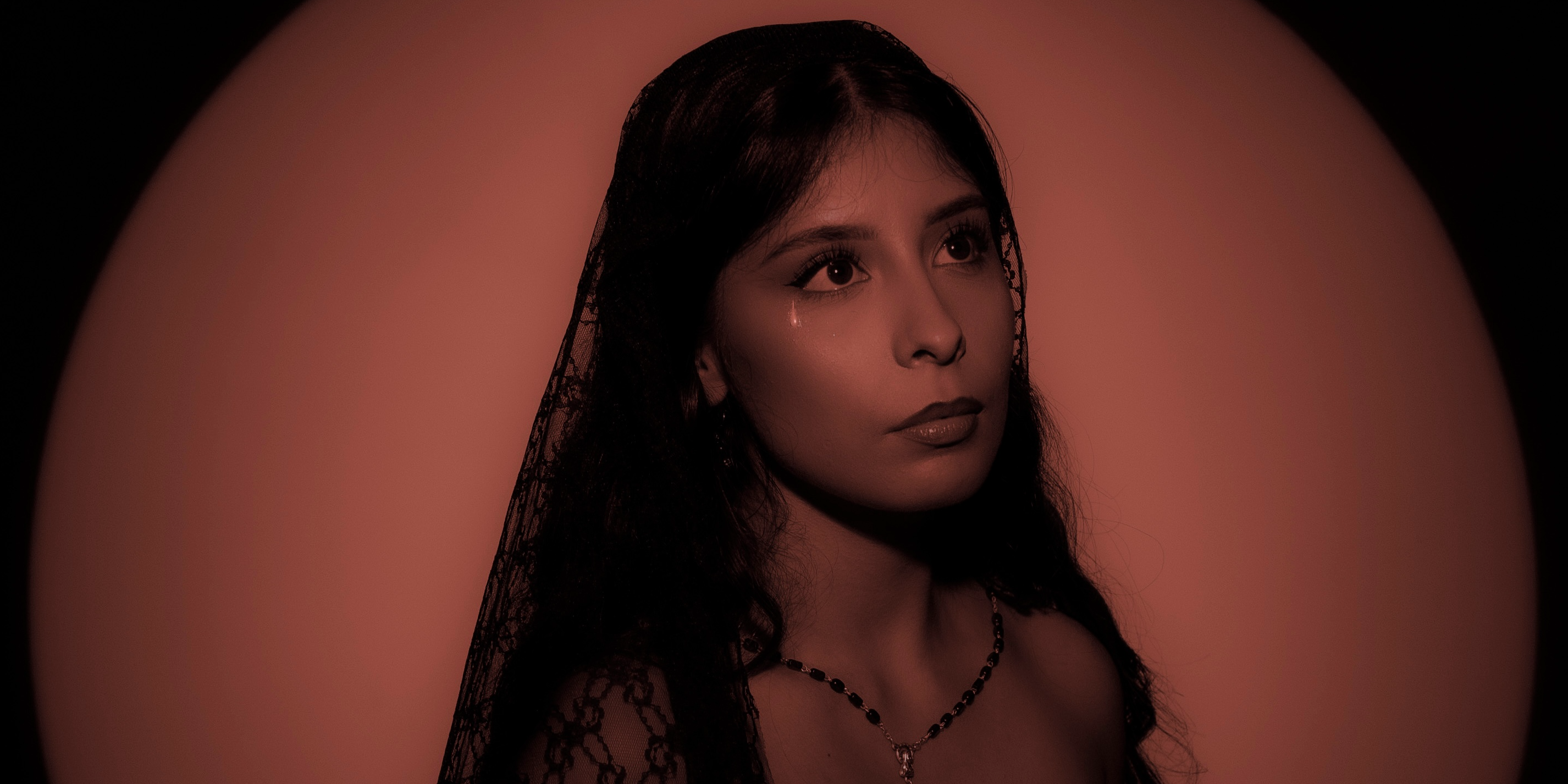 ISOLIA 'SONRÍE AL DIABLO - THE TRILOGY' EP LAUNCH
