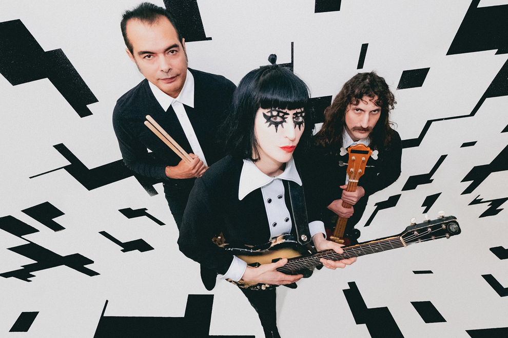 THE JACKETS (SWITZERLAND) - Live In St Kilda!!