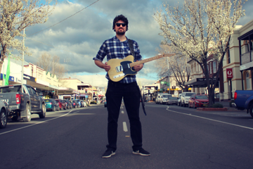 **FREE ENTRY** Harry Coulson's Blue Dogs (Front Bar)