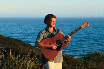 PETE McCREEDIE - TO THE MOON & BACK - BYRON BAY | FREE ENTRY