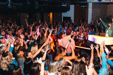 Duelling Pianos