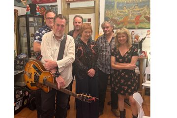 Mick Thomas’ Roving Commission - GoChristmasComeBack