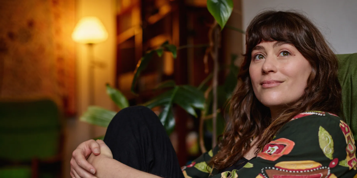 Lucy Wise ** FREE FRONT BAR GIG**