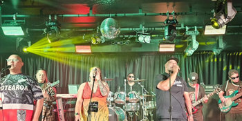 World A Reggae (Sista's Session)