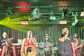 World A Reggae (Sista's Session)