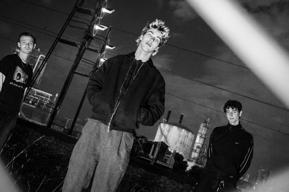 UGLIEBOY LIP SERVICE Single Tour