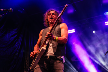 NATHAN CAVALERI – STRIPPED DOWN AMPED UP