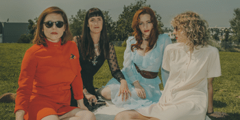 All Our Exes Live in Texas + Lisa Caruso - EARLY SHOW