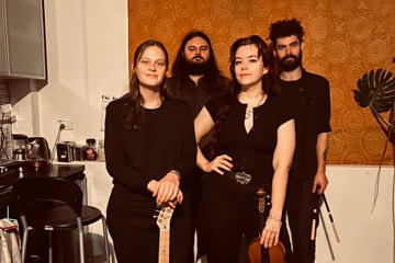 One very cool Saturday arvo, with Saskia Robin, Kramas, and Izzy Skinner!