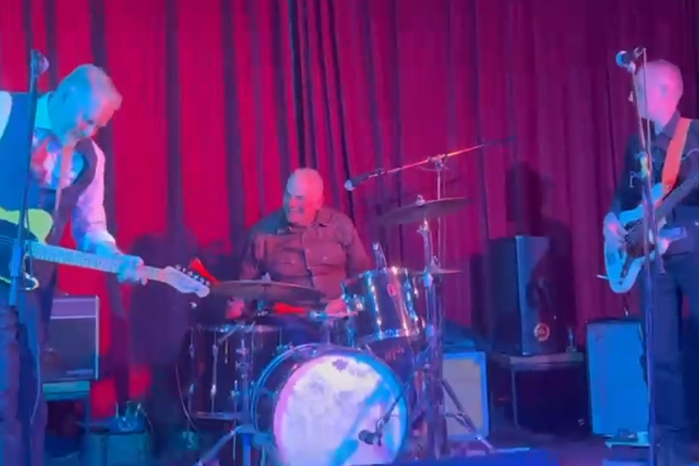 **FREE ENTRY** Round The Outside (Front Bar)