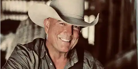 James Blundell: Up Close & Acoustic