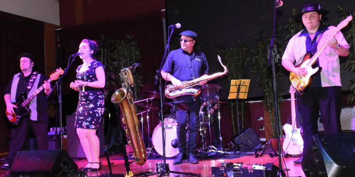 FREE ENTRY | Itchy Fingers | Sunday Blues