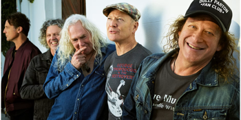 THE SCREAMING JETS with Large Mirage