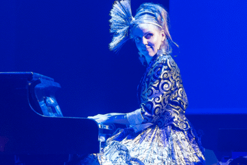 Ania ** FREE FRONT BAR GIG**