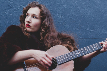 Teresa Duffy-Richards **FREE FRONT BAR GIG**