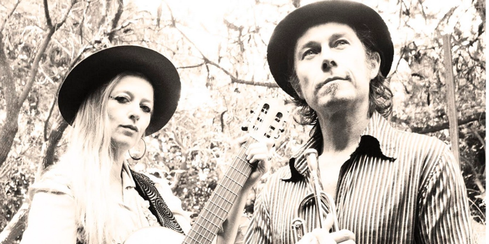 Szara Fox & Andrew Darling **FREE FRONT BAR GIG**