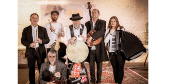 The Rogues play The Pogues